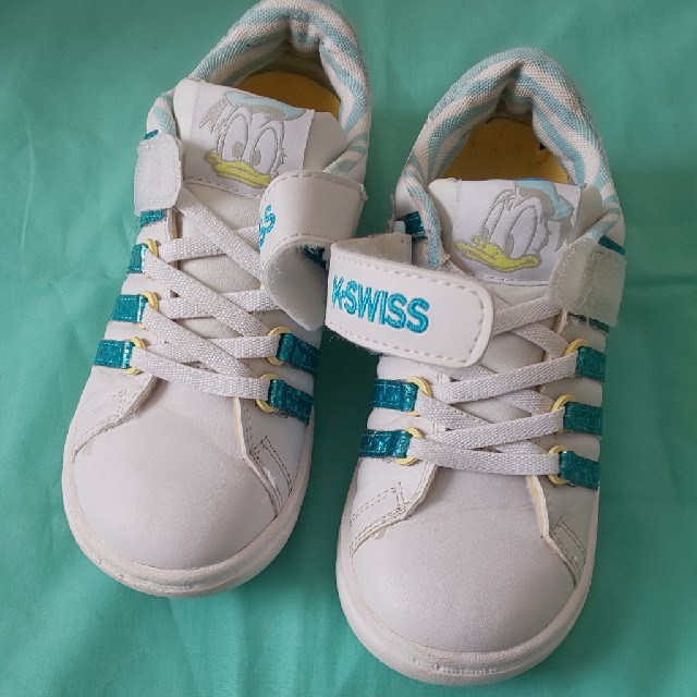 K-SWISS(ケースイス)の靴 スニーカー 19㎝ K-SWISS ディズニー ドナルド キッズ/ベビー/マタニティのキッズ靴/シューズ(15cm~)(スニーカー)の商品写真