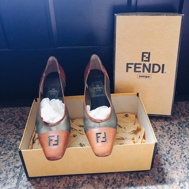 FENDI(フェンディ)のFENDI 靴 サンダル レディースの靴/シューズ(サンダル)の商品写真