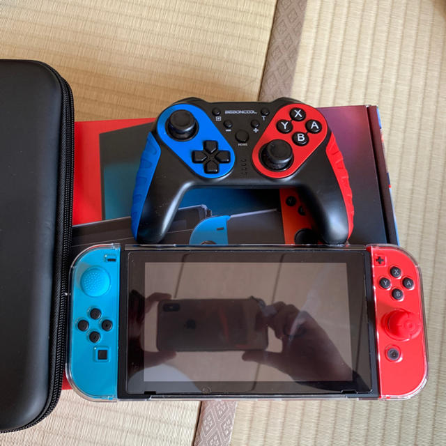 Nintendo Switch新型(付属品、コントローラー、カバー、保証書付き)