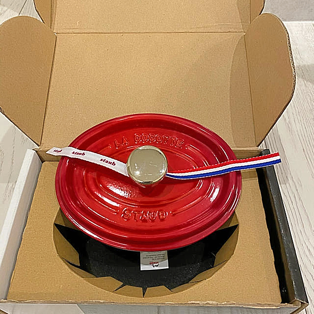 新品　Staub ストウブ ココットオーバル 17㌢チェリーキッチン/食器