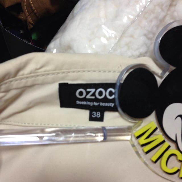 OZOC(オゾック)のOZOC♡ベージュトレンチ 美品 レディースのジャケット/アウター(トレンチコート)の商品写真