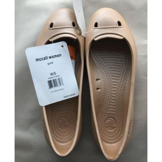 クロックス(crocs)の新品未使用　crocs クロックス　mccall gold w5  匿名配送(サンダル)