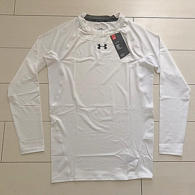 UNDER ARMOUR(アンダーアーマー)の￥5,500アンダーアーマー HG☆UVコンプレクルー【XXL】 メンズのトップス(その他)の商品写真