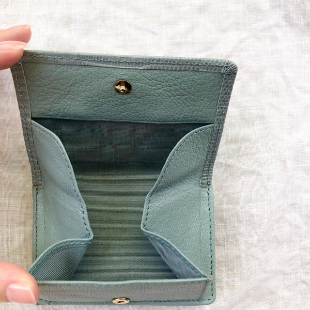 TOFF＆LOADSTONE(トフアンドロードストーン)のデリスリザード三つ折りミニウォレット　アイスブルー レディースのファッション小物(財布)の商品写真