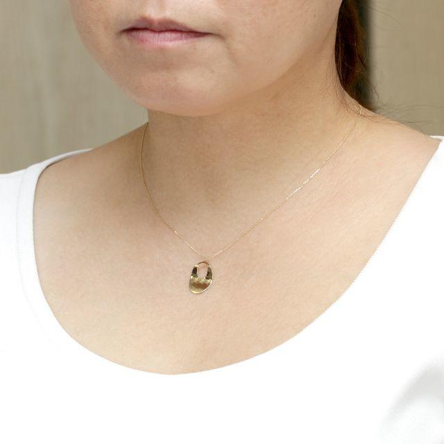 ゴールドのプレートに細工がおしゃれなシンプルネックレス K18YG