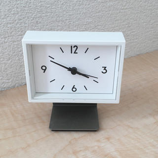 ムジルシリョウヒン(MUJI (無印良品))の無印良品 ミニ 置時計（マグネット付）ホワイト(置時計)