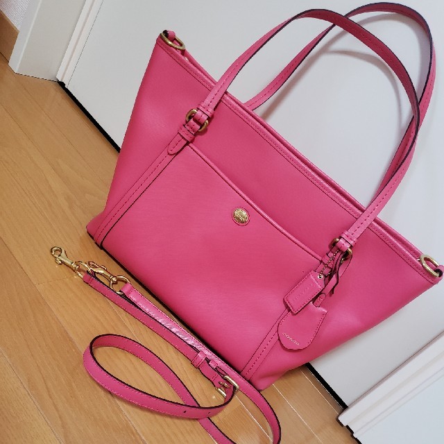 COACH(コーチ)の♡COACHコーチPEY LTH PTK TOTE♡ レディースのバッグ(トートバッグ)の商品写真