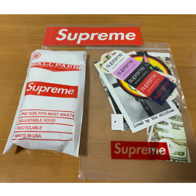 Supreme(シュプリーム)のSupreme ballpark +sticker メンズのジャケット/アウター(ポンチョ)の商品写真