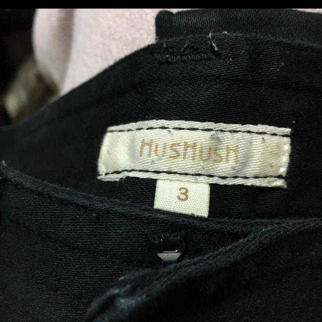 HusHush(ハッシュアッシュ)のHUSH HUSH ズボン レディースのパンツ(ハーフパンツ)の商品写真