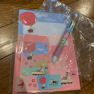 カルディ(KALDI)のカルディ　桜　ステーショナリー　封筒セットと2色ボールペン(ペン/マーカー)