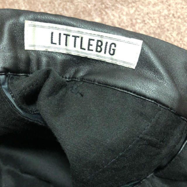 JOHN LAWRENCE SULLIVAN(ジョンローレンスサリバン)のLITTLEBIG 18ss フェイクレザー　フレアパンツ メンズのパンツ(スラックス)の商品写真