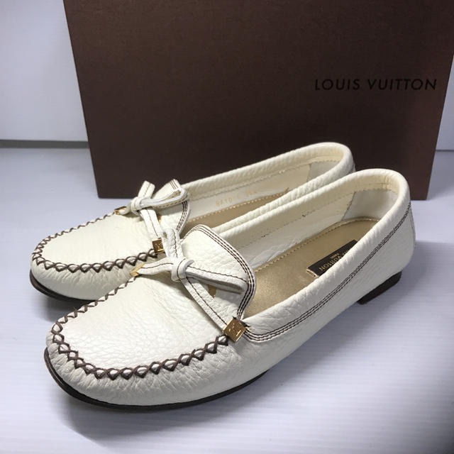 LOUIS VUITTON(ルイヴィトン)のルイヴィトン　レザーローファー　サイズ35.5 レディースの靴/シューズ(ローファー/革靴)の商品写真