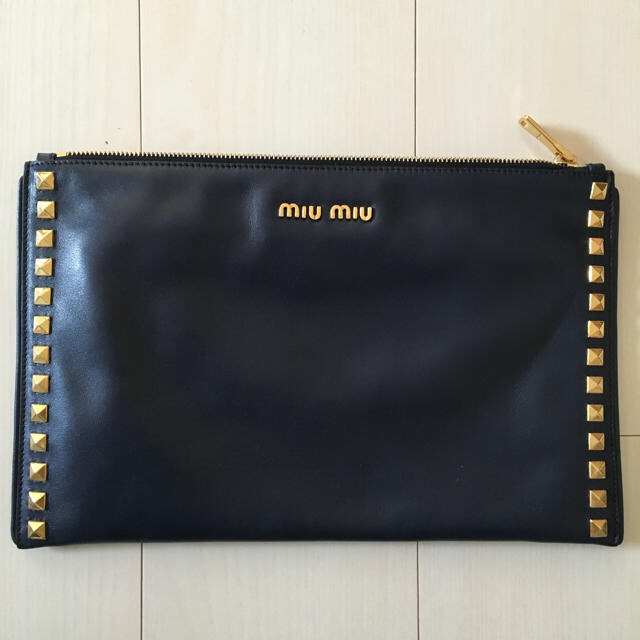 miumiuクラッチバック 最終値下げ