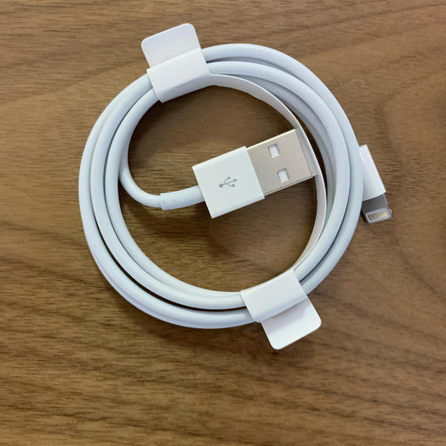 Apple(アップル)の値下げ返品可　iPhone 充電器 Apple 純正品充電ケーブル スマホ/家電/カメラのスマートフォン/携帯電話(バッテリー/充電器)の商品写真