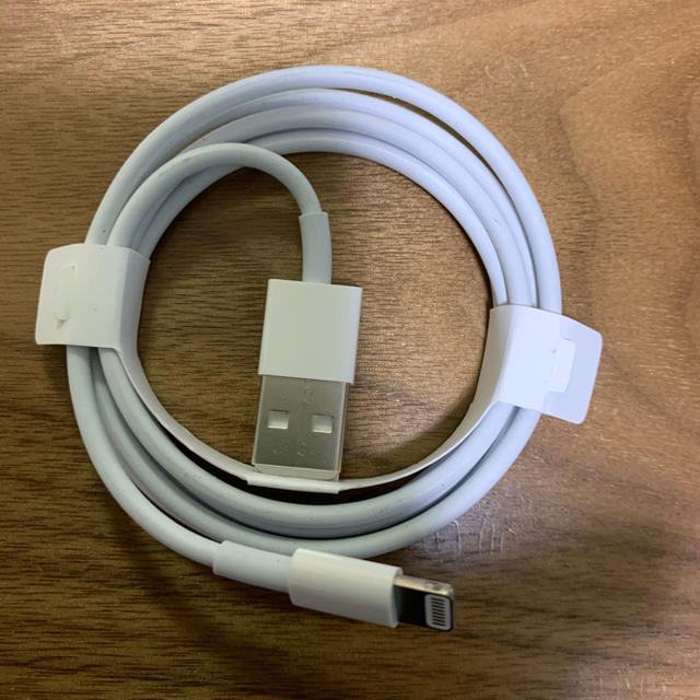 Apple(アップル)の値下げ返品可　iPhone 充電器 Apple 純正品充電ケーブル スマホ/家電/カメラのスマートフォン/携帯電話(バッテリー/充電器)の商品写真