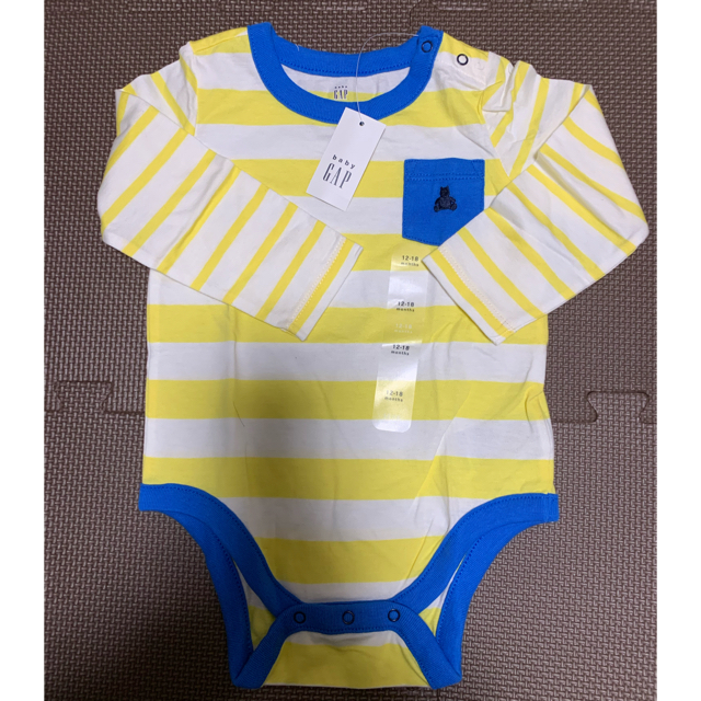 babyGAP(ベビーギャップ)の【新品】2枚セット　baby GAP  長袖ボディシャツ　12-18M キッズ/ベビー/マタニティのベビー服(~85cm)(シャツ/カットソー)の商品写真