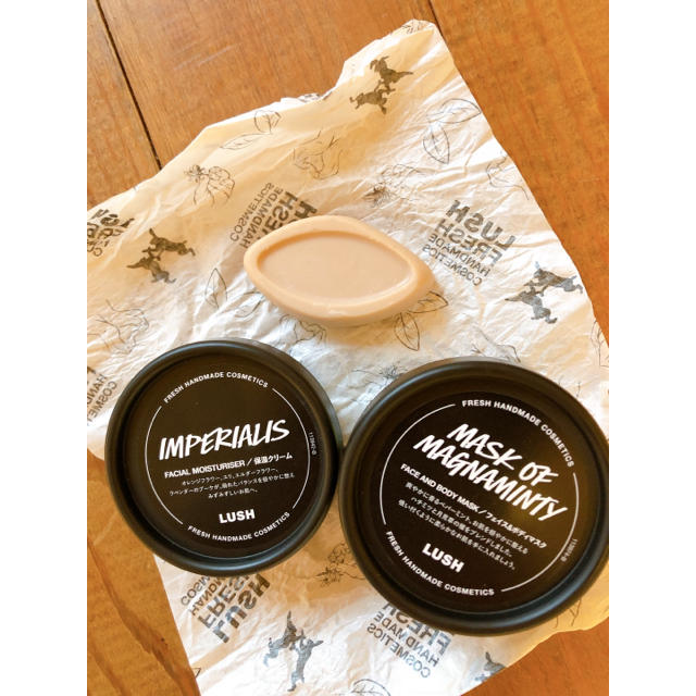 LUSH(ラッシュ)のLUSHフェイスマスク　フェイシャルモイスチャー　フェイシャルオイル コスメ/美容のスキンケア/基礎化粧品(その他)の商品写真