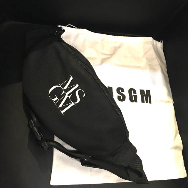 格安高評価 MSGM - MSGM エムエスジーエム 新品 ロゴ ボディバッグ