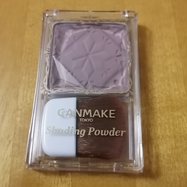 CANMAKE(キャンメイク)のキャンメイク シェーディングパウダー04 コスメ/美容のベースメイク/化粧品(フェイスカラー)の商品写真