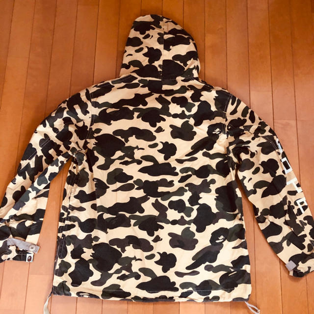 A BATHING APE(アベイシングエイプ)のBAPE 迷彩 ジャケット Lサイズ フード付き マウンテンパーカー エイプ メンズのジャケット/アウター(マウンテンパーカー)の商品写真