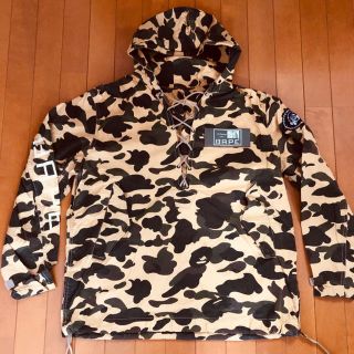 アベイシングエイプ(A BATHING APE)のBAPE 迷彩 ジャケット Lサイズ フード付き マウンテンパーカー エイプ(マウンテンパーカー)