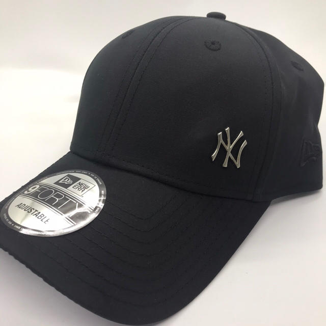 NEW ERA(ニューエラー)のニューエラ キャップ NY ヤンキース ワンポイント メタル ロゴ ブラック 黒 メンズの帽子(キャップ)の商品写真