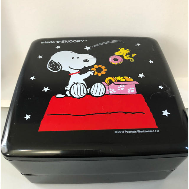 SNOOPY(スヌーピー)のミスドとスヌーピー コラボ 重箱お弁当箱 二段  エンタメ/ホビーのコレクション(ノベルティグッズ)の商品写真