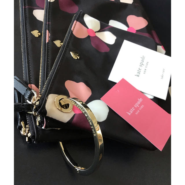 新品　kate  spade 3連ポーチ