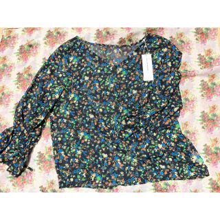 アズールバイマウジー(AZUL by moussy)のミラ様用 花柄ブラウス＆白シャツ (シャツ/ブラウス(長袖/七分))