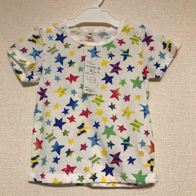 PEANUTS(ピーナッツ)のスヌーピー  SNOOPY と星のTシャツ　2枚セット キッズ/ベビー/マタニティのキッズ服男の子用(90cm~)(Tシャツ/カットソー)の商品写真
