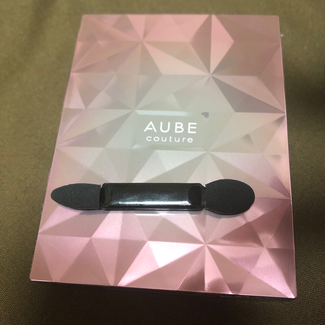 AUBE couture(オーブクチュール)の専用　クチュール　ブラシひと塗りシャドウ　562 コスメ/美容のベースメイク/化粧品(アイシャドウ)の商品写真