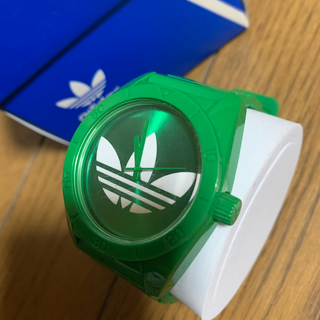 アディダス(adidas)の時計　ウォッチ　グリーン 緑色　ラバー　ホワイト　白色　シリコン製？　シリコン(腕時計(アナログ))