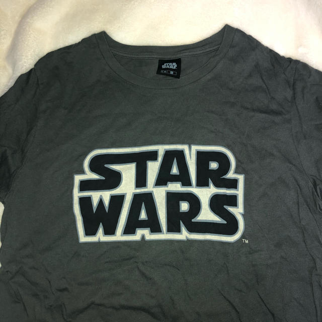 GU(ジーユー)のGU  スターウォーズ STARWARS コラボ  ロゴTシャツ   メンズのトップス(Tシャツ/カットソー(半袖/袖なし))の商品写真