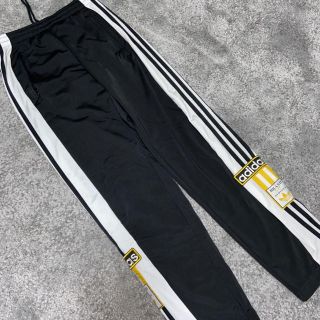 アディダス(adidas)のadidas パンツ　ラインパンツ(カジュアルパンツ)