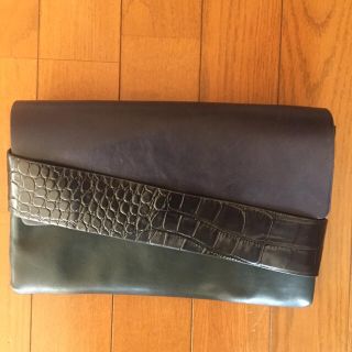 ザラ(ZARA)のzara クラッチバッグ 美品(クラッチバッグ)