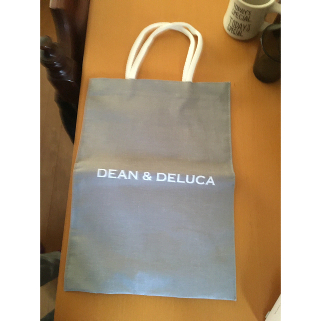 DEAN & DELUCA(ディーンアンドデルーカ)のDEAN＆DELUCAのロゴ　マグカップ 今なら袋もプレゼント インテリア/住まい/日用品のキッチン/食器(グラス/カップ)の商品写真