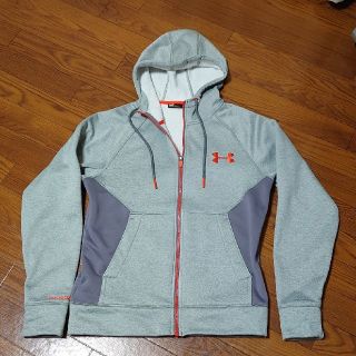 アンダーアーマー(UNDER ARMOUR)のアンダーアーマー　裏起毛パーカー　サイズM(パーカー)