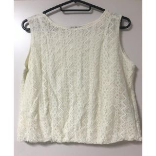 送料込み！！美品！！総レース ホワイト ショート丈ノースリ トップス(カットソー(半袖/袖なし))