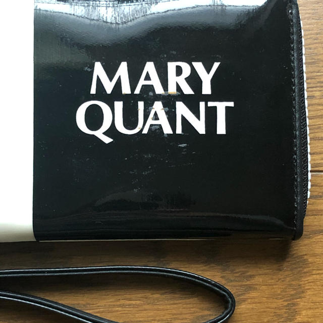 MARY QUANT(マリークワント)のﾏﾘｰｸﾜﾝﾄ MARY QUANT 財布 ﾗｳﾝﾄﾞﾌｧｽﾅｰ  レディースのファッション小物(財布)の商品写真