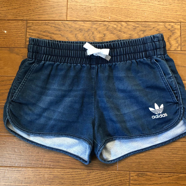 adidas　デニム風　パーカー　ショートパンツ　セットアップ