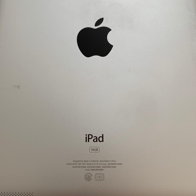 Apple(アップル)のiPad2 本体 16G A1395 充電器とカバー付き　期間限定値下げ　 スマホ/家電/カメラのPC/タブレット(タブレット)の商品写真