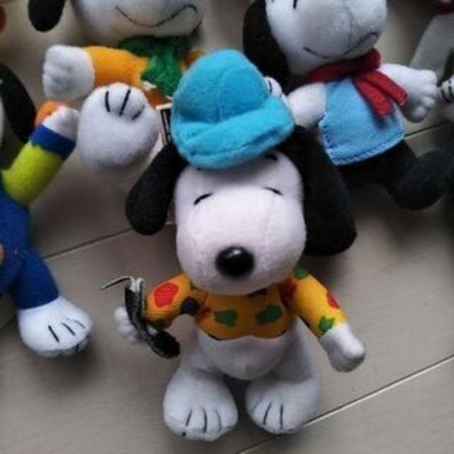 マクドナルド(マクドナルド)のスヌーピー　SNOOPY　ぬいぐるみ　まとめ　28体　全種類　限定品 エンタメ/ホビーのおもちゃ/ぬいぐるみ(ぬいぐるみ)の商品写真