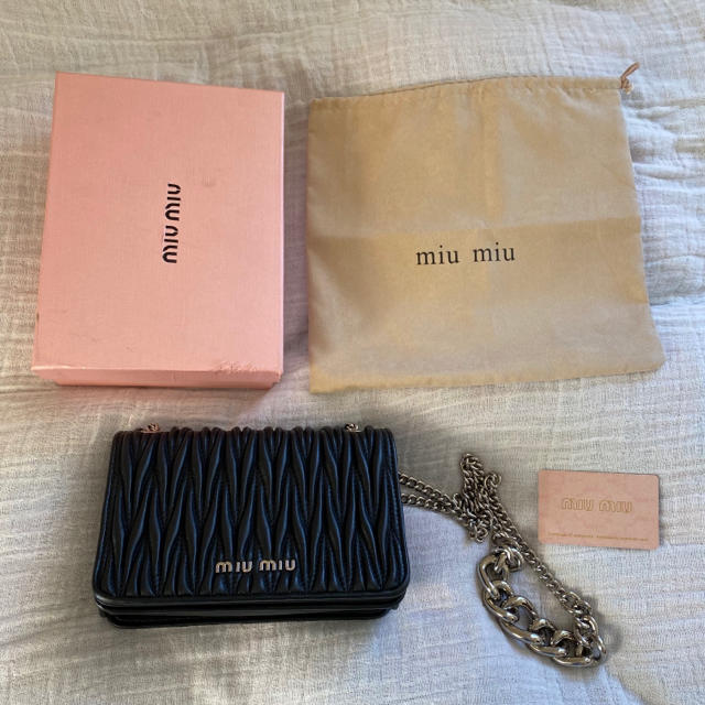 3/21.22限定価格！miumiu チェーンショルダーバッグ