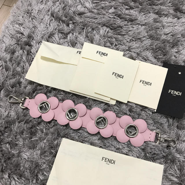 FENDI(フェンディ)の美品✨フェンディ ストラップユー✨フェンディ ミニストラップユー レディースのファッション小物(その他)の商品写真