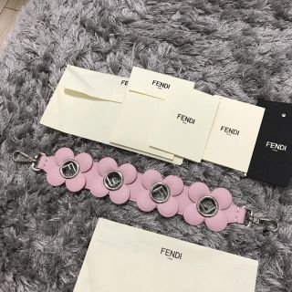 フェンディ(FENDI)の美品✨フェンディ ストラップユー✨フェンディ ミニストラップユー(その他)