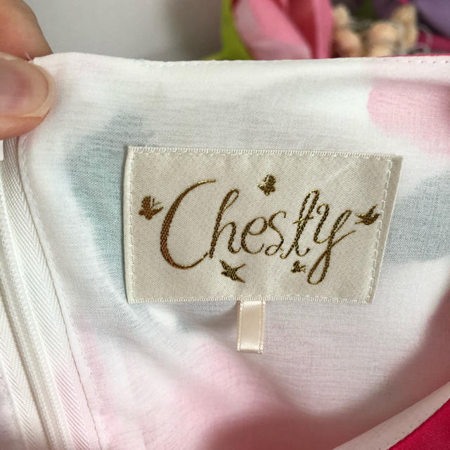 Chesty(チェスティ)の美品　チェスティ　花柄　ワンピース レディースのワンピース(ひざ丈ワンピース)の商品写真