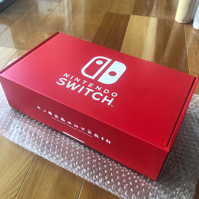 任天堂(ニンテンドウ)の任天堂　Switch スイッチ　新型　ストア限定 エンタメ/ホビーのゲームソフト/ゲーム機本体(家庭用ゲーム機本体)の商品写真