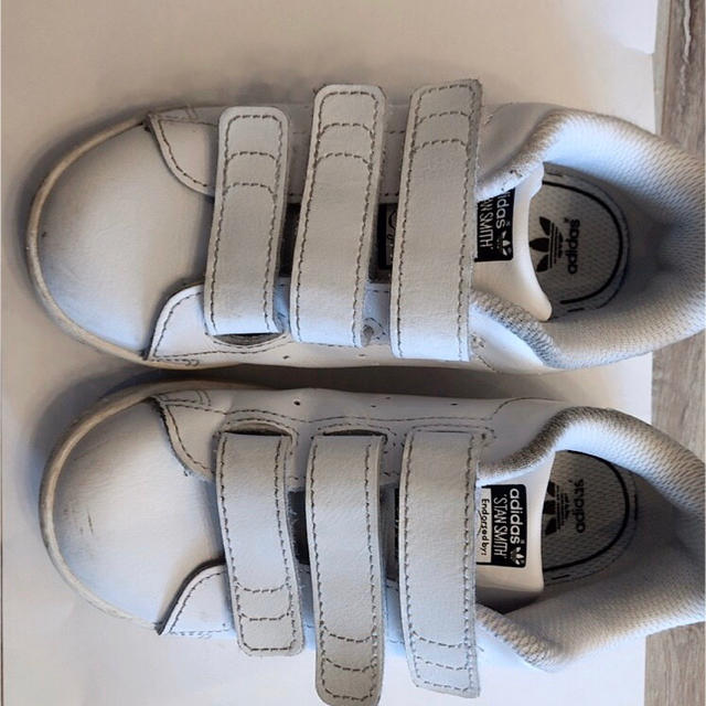 adidas(アディダス)のアディダス　スタンスミス　キッズ　16.5cm キッズ/ベビー/マタニティのキッズ靴/シューズ(15cm~)(スニーカー)の商品写真