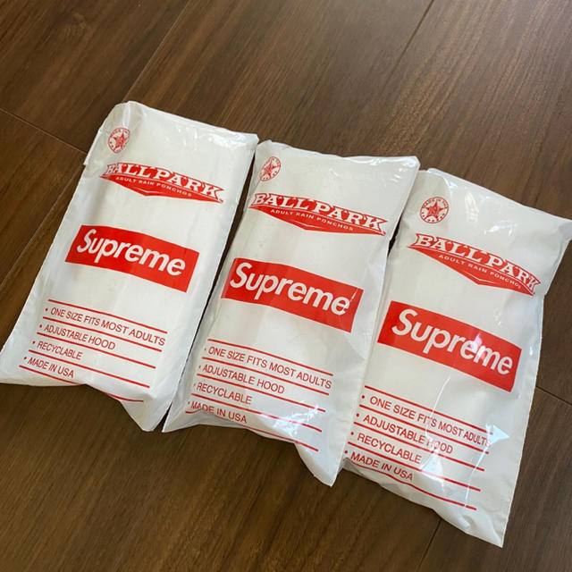 Supreme(シュプリーム)のsupreme  ポンチョ　3個セット　20ss ノベルティ メンズのジャケット/アウター(ポンチョ)の商品写真