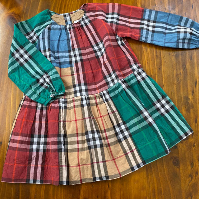 BURBERRY(バーバリー)のバーバリー❤︎マルチカラー チェック ワンピース チュニック 4y キッズ/ベビー/マタニティのキッズ服女の子用(90cm~)(ブラウス)の商品写真